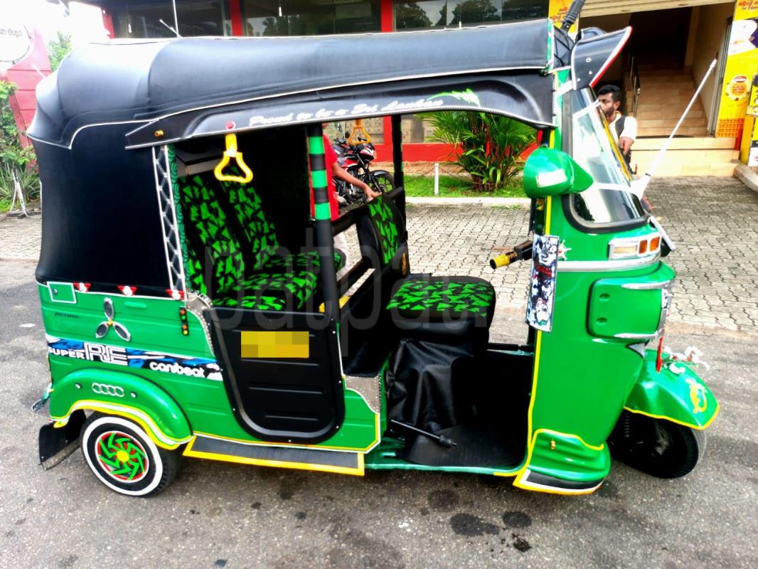 Bajaj Three Wheel 2015 - பயன்படுத்தப்பட்டது முச்சக்கர வண்டி sale in Sri Lanka - patpat.lk