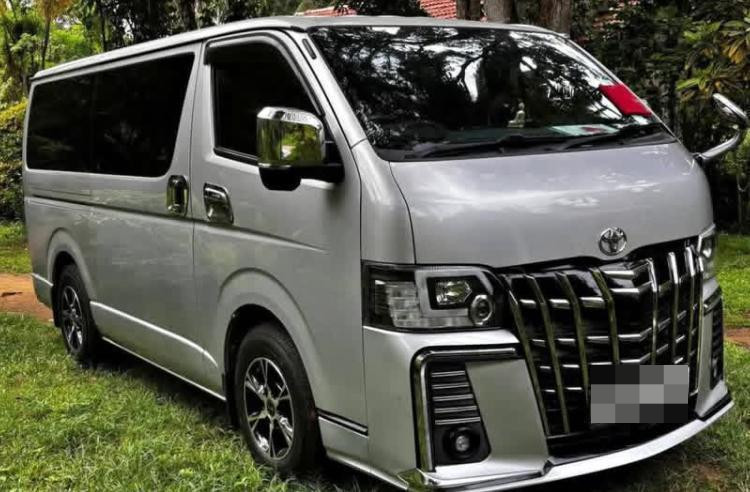 Toyota Hiace 2014 - பயன்படுத்தப்பட்டது வேன் sale in Sri Lanka - patpat.lk