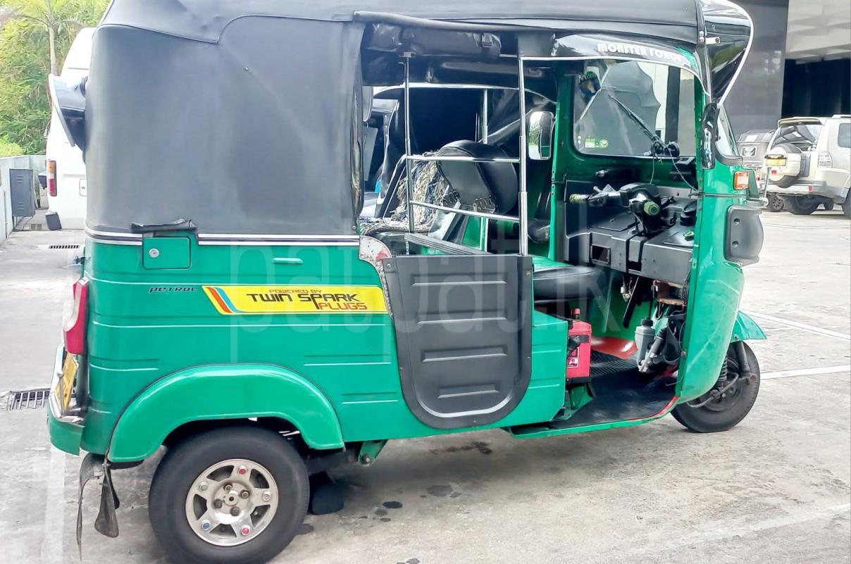 Bajaj Three Wheel 2014 - Used Three wheeler sale in Sri Lanka - patpat.lk
