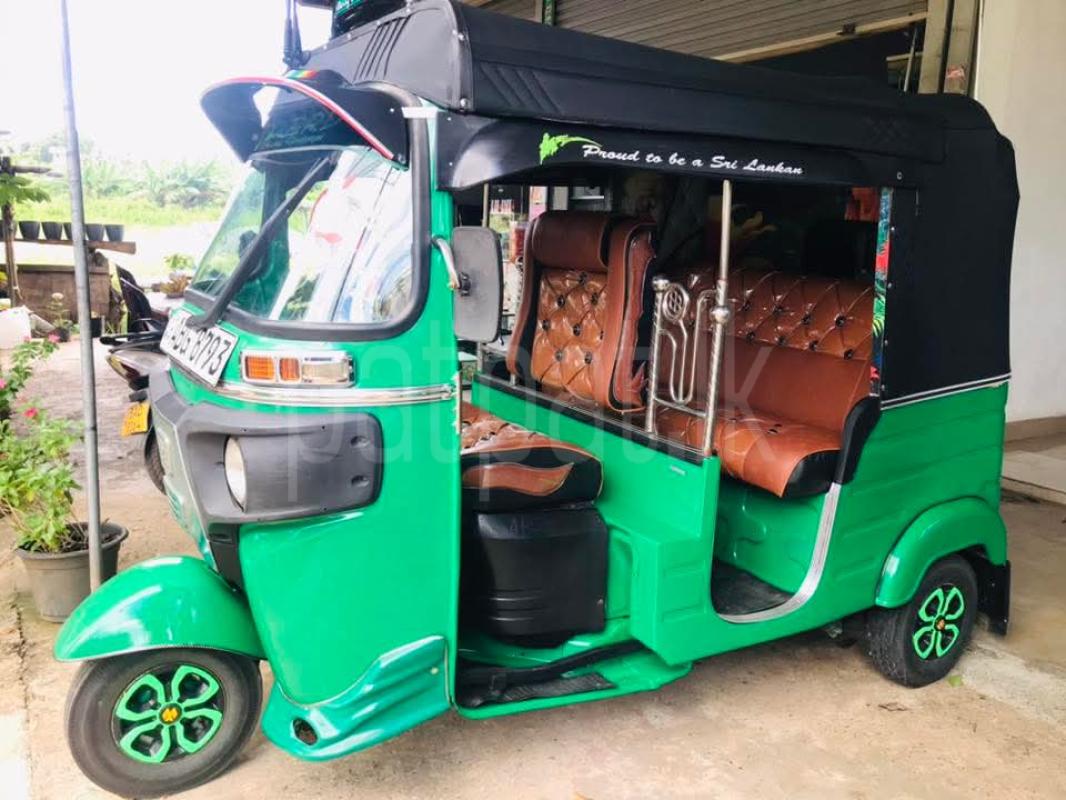Bajaj Three Wheel 2016 - மறுசீரமைக்கப்பட்டது முச்சக்கர வண்டி sale in Sri Lanka - patpat.lk