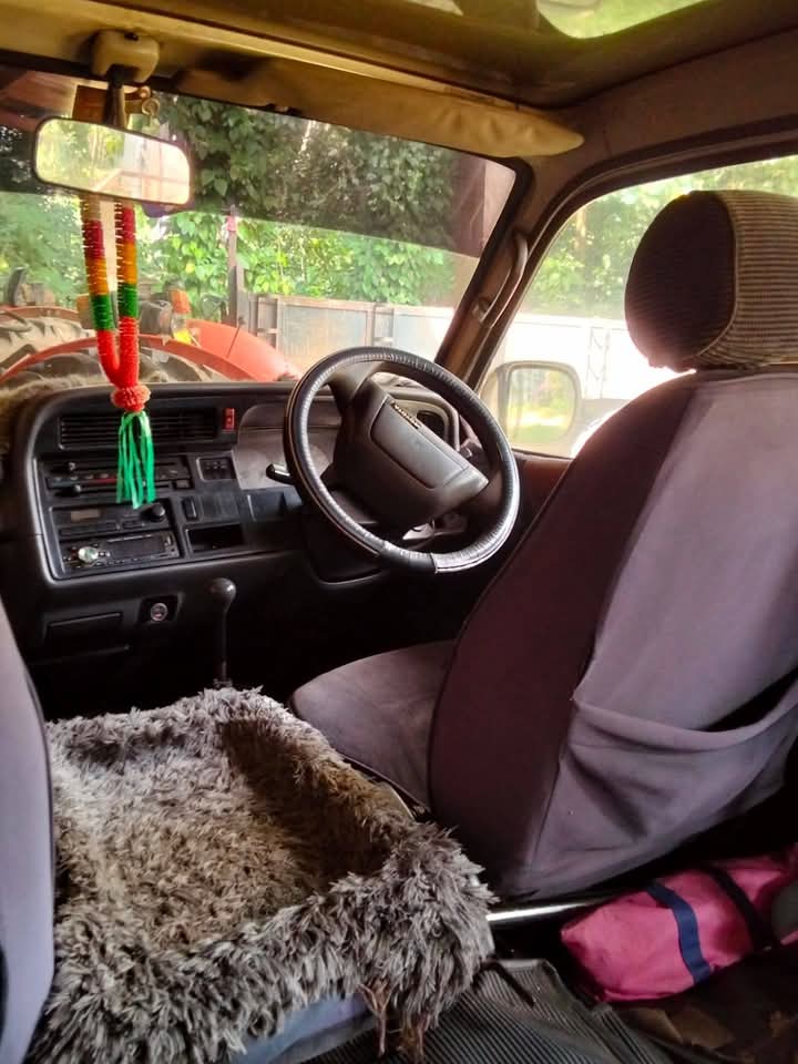 Toyota Hiace 1995 - භාවිතා කරන ලද වෑන් රථය sale in Sri Lanka - patpat.lk