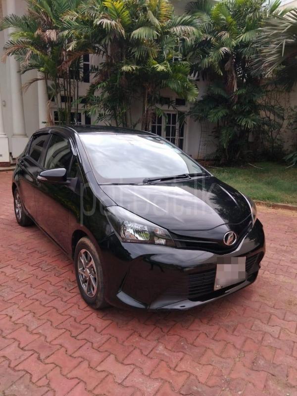Toyota Vitz 2017 - பயன்படுத்தப்பட்டது கார் sale in Sri Lanka - patpat.lk