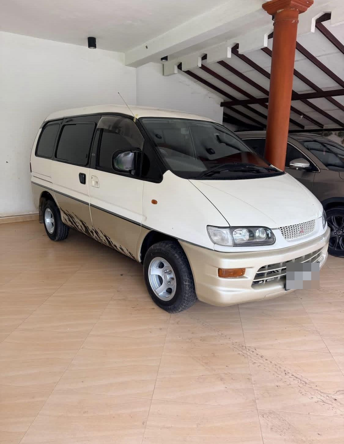 Mitsubishi Delica 1998 - பயன்படுத்தப்பட்டது வேன் sale in Sri Lanka - patpat.lk