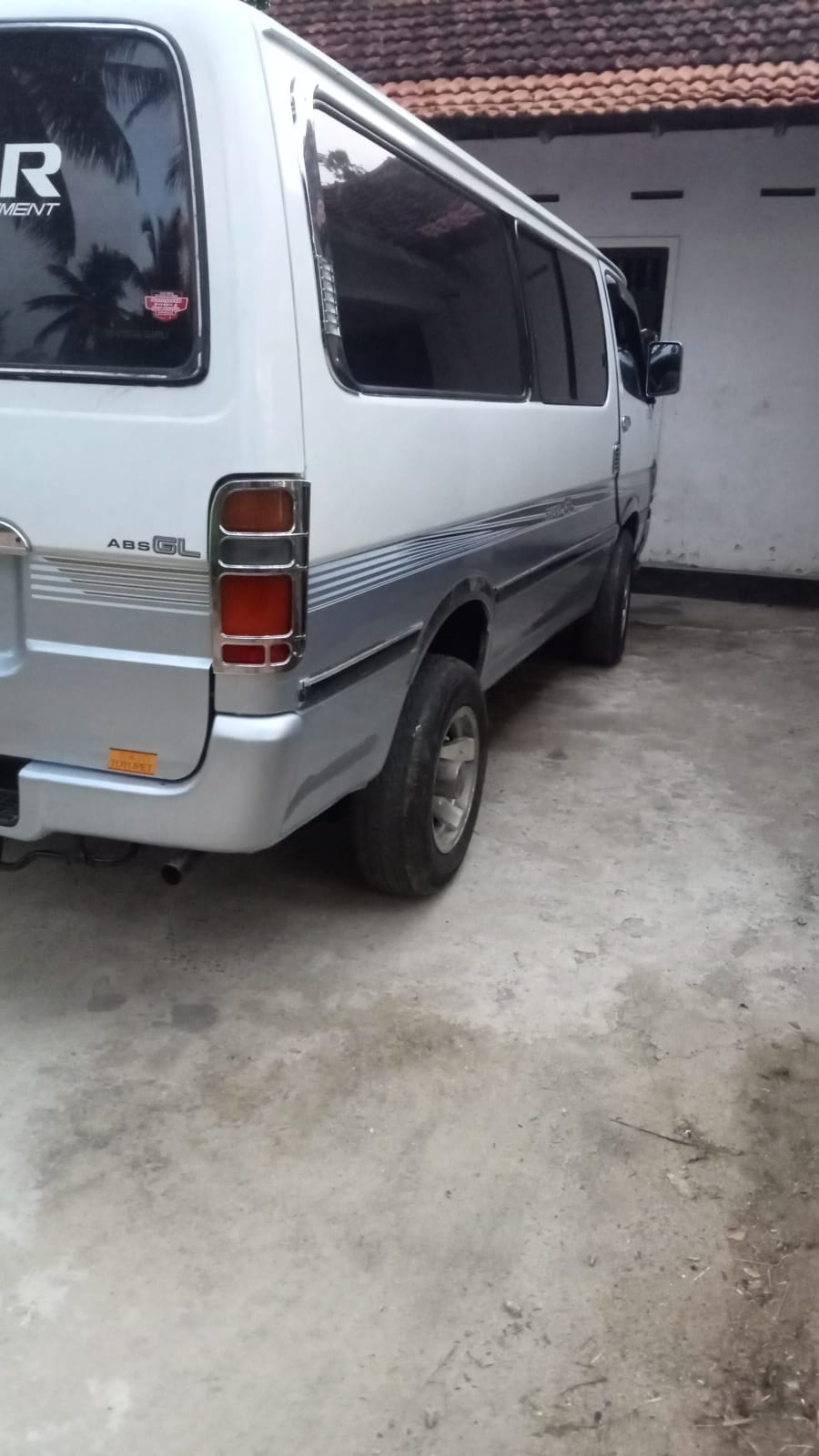 Toyota Hiace 1997 - භාවිතා කරන ලද වෑන් රථය sale in Sri Lanka - patpat.lk