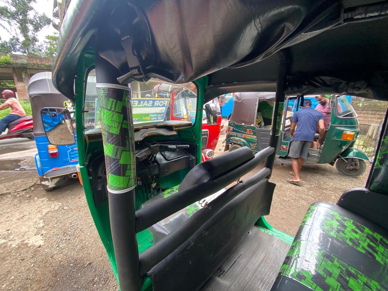 Bajaj 4 stroke 2012 - Used Three wheeler sale in Sri Lanka - patpat.lk