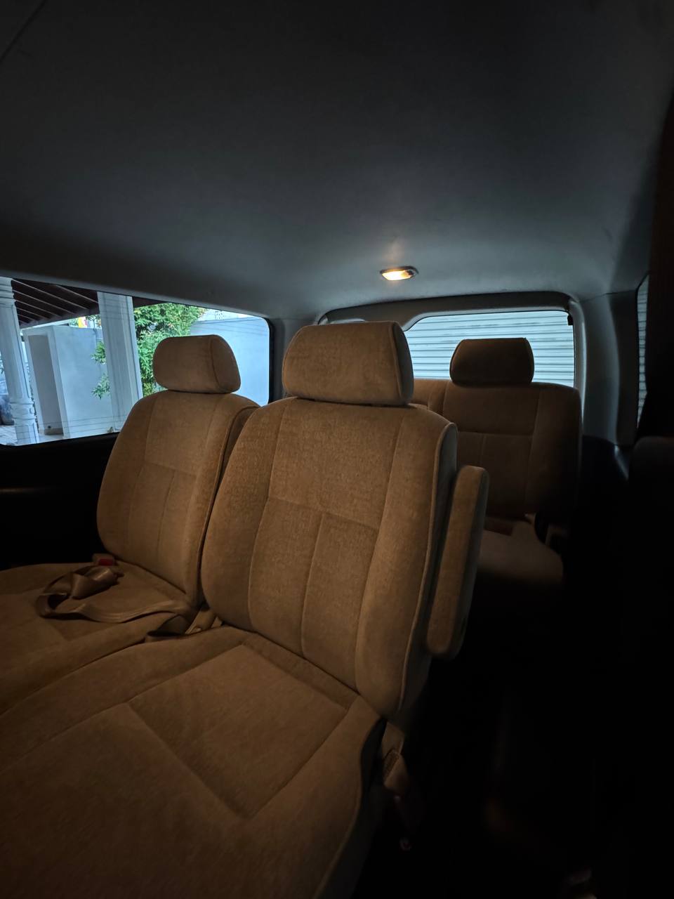Toyota Hiace 2017 - භාවිතා කරන ලද වෑන් රථය sale in Sri Lanka - patpat.lk