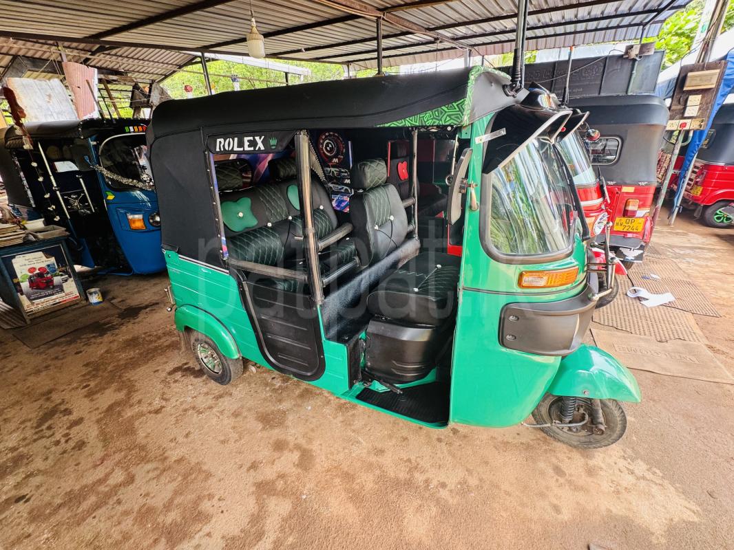 Bajaj Three Wheel 2019 - பயன்படுத்தப்பட்டது முச்சக்கர வண்டி sale in Sri Lanka - patpat.lk