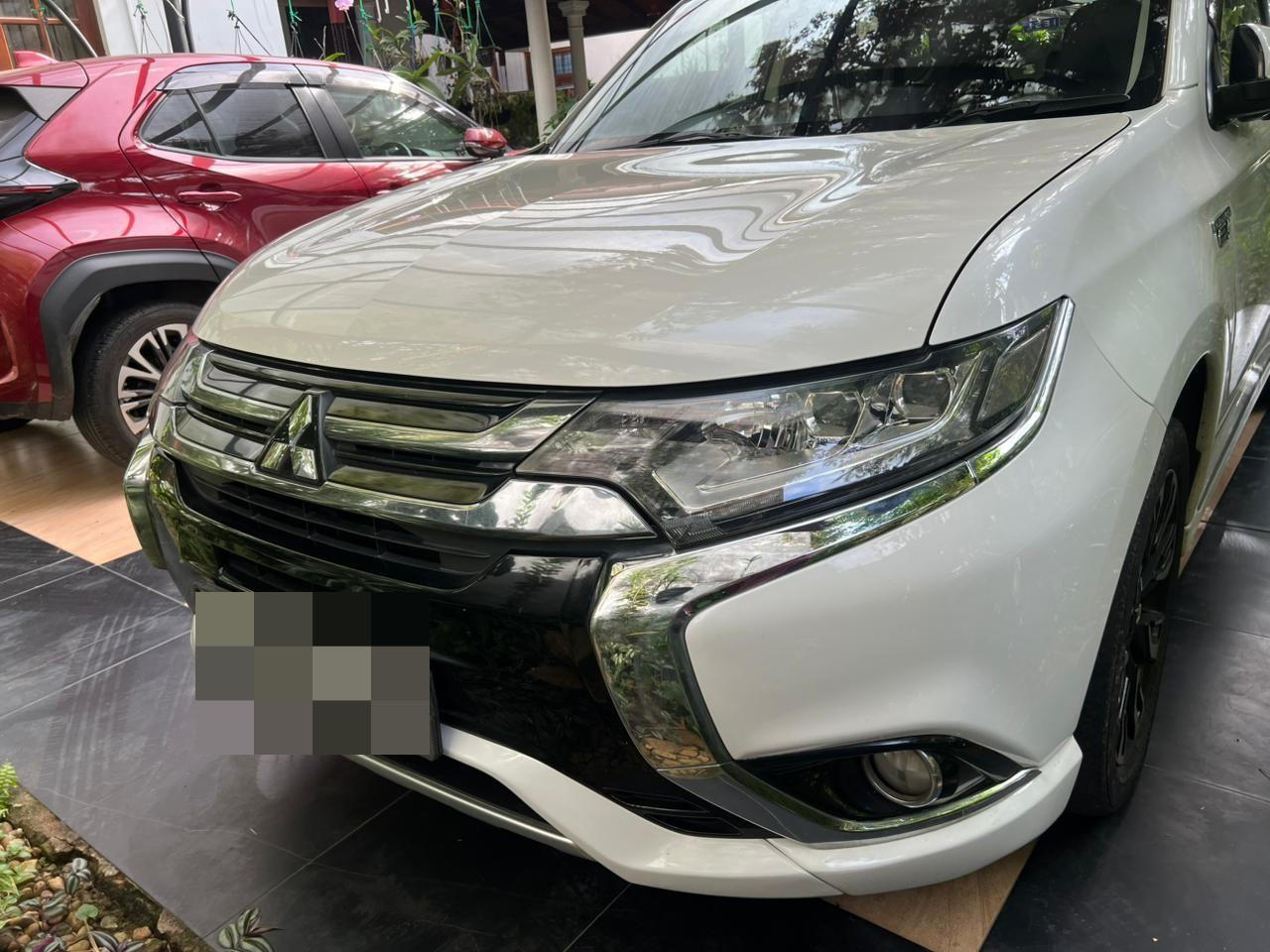 Mitsubishi Outlander 2016 ads-image-1