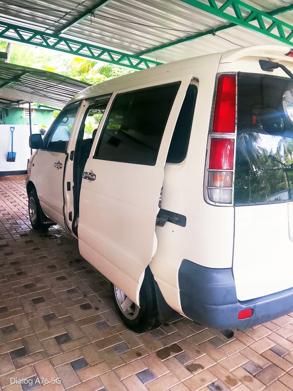 Toyota Noah 1999 - பயன்படுத்தப்பட்டது வேன் sale in Sri Lanka - patpat.lk