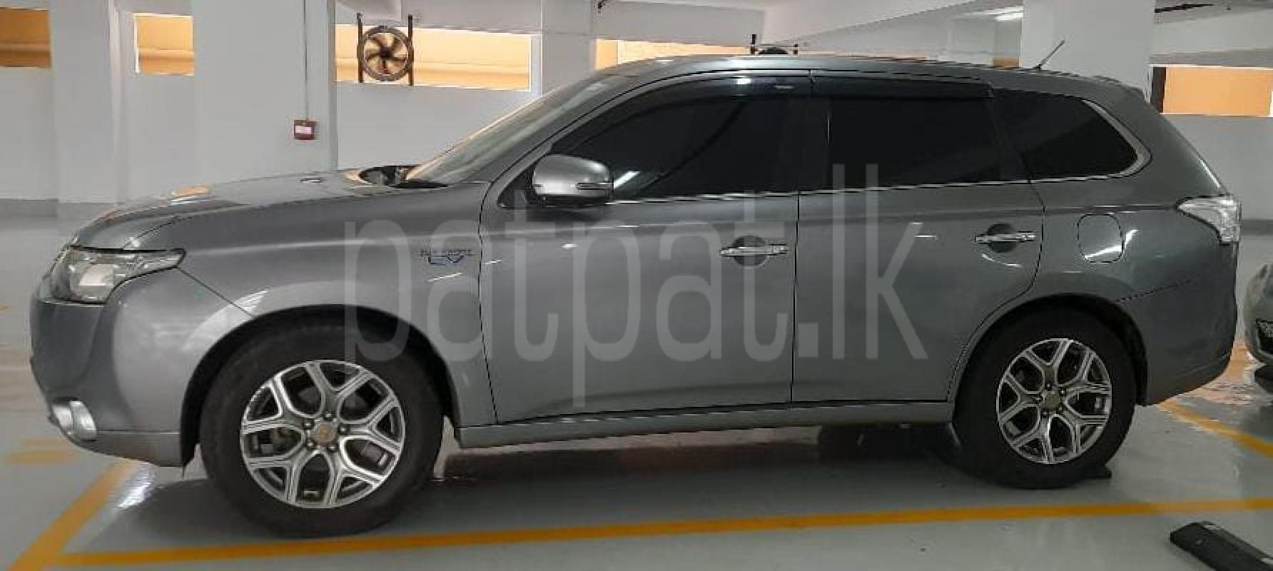 Mitsubishi Outlander 2013 - பயன்படுத்தப்பட்டது SUV sale in Sri Lanka - patpat.lk