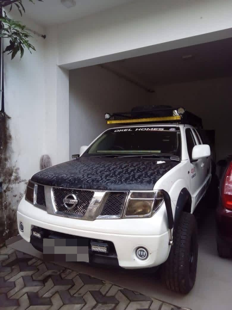 Nissan Navara 2010 - භාවිතා කරන ලද භාණ්ඩ ප්‍රවාහන sale in Sri Lanka - patpat.lk