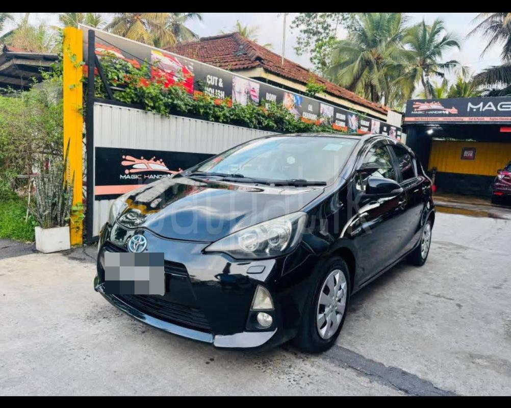 Toyota Aqua 2013 - பயன்படுத்தப்பட்டது கார் sale in Sri Lanka - patpat.lk