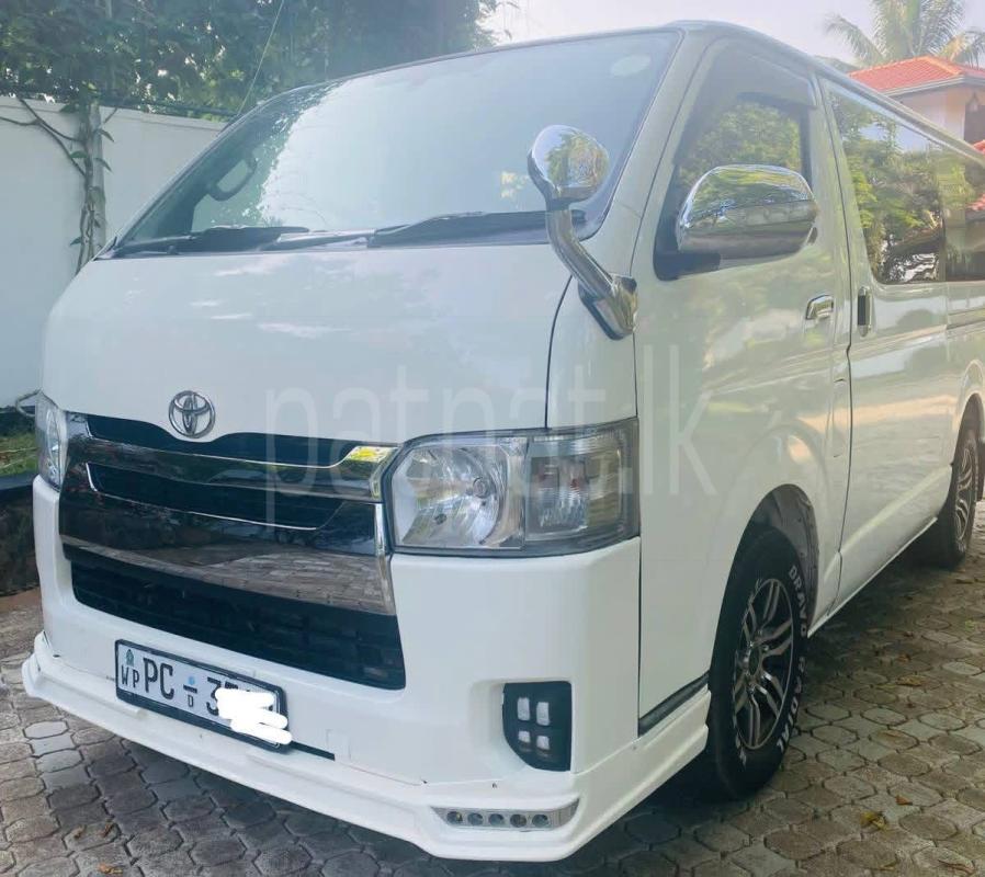 Toyota Hiace 2006 - භාවිතා කරන ලද වෑන් රථය sale in Sri Lanka - patpat.lk