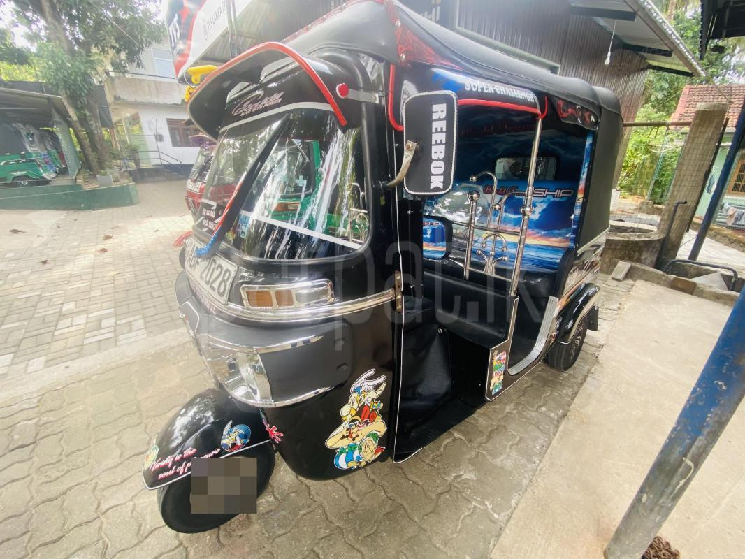 Bajaj 4 stroke 2016 - பயன்படுத்தப்பட்டது முச்சக்கர வண்டி sale in Sri Lanka - patpat.lk