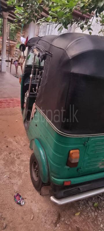 Bajaj 4 stroke 2015 - பயன்படுத்தப்பட்டது முச்சக்கர வண்டி sale in Sri Lanka - patpat.lk