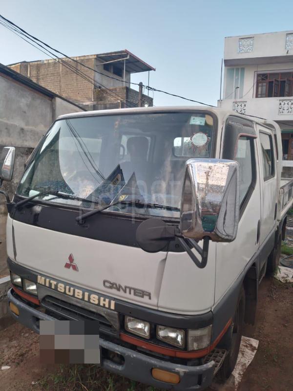 Mitsubishi Canter 2006 - பயன்படுத்தப்பட்டது டிரக் sale in Sri Lanka - patpat.lk
