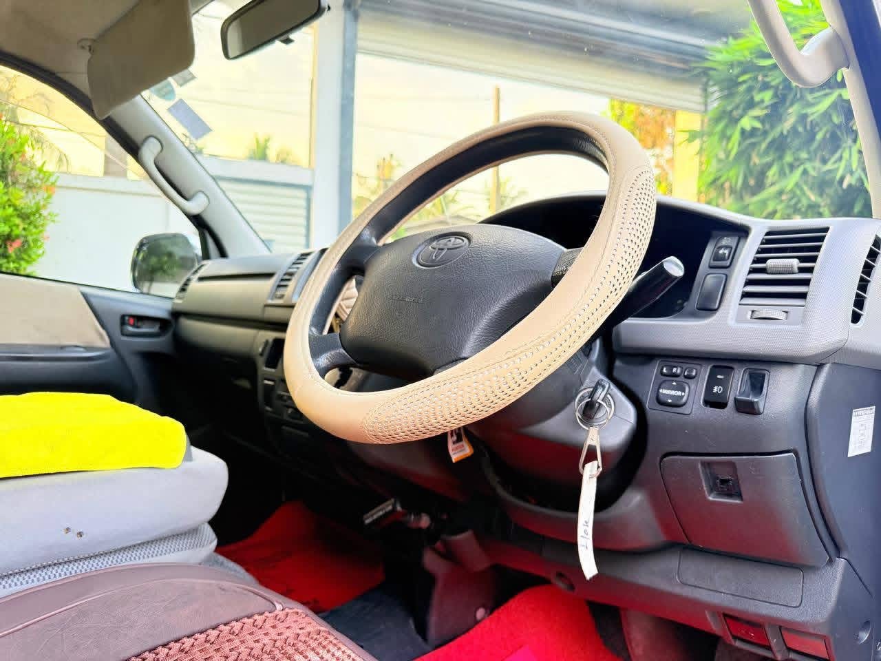 Toyota Hiace 2007 - பயன்படுத்தப்பட்டது வேன் sale in Sri Lanka - patpat.lk
