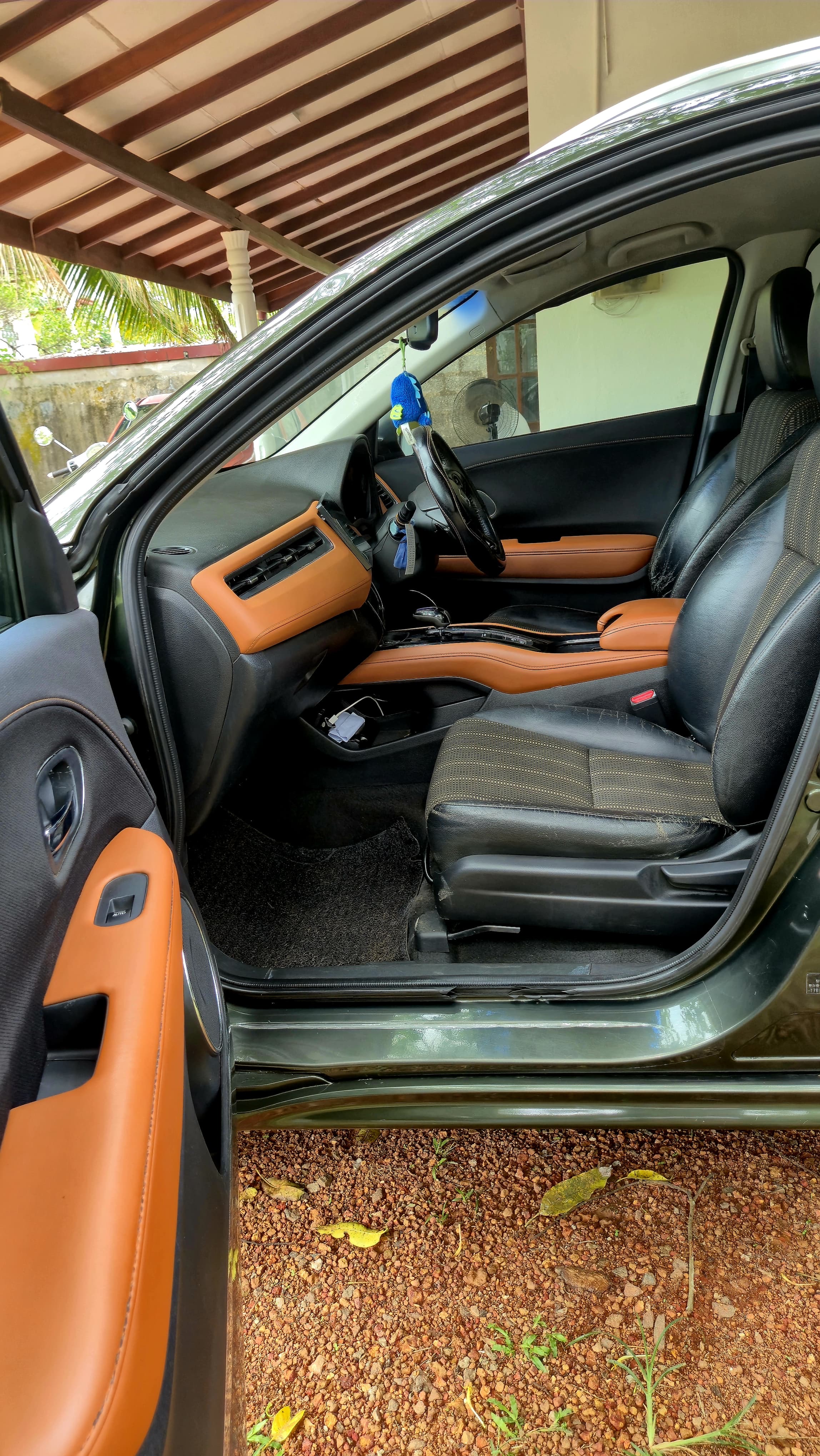Honda Vezel 2014 - பயன்படுத்தப்பட்டது SUV sale in Sri Lanka - patpat.lk