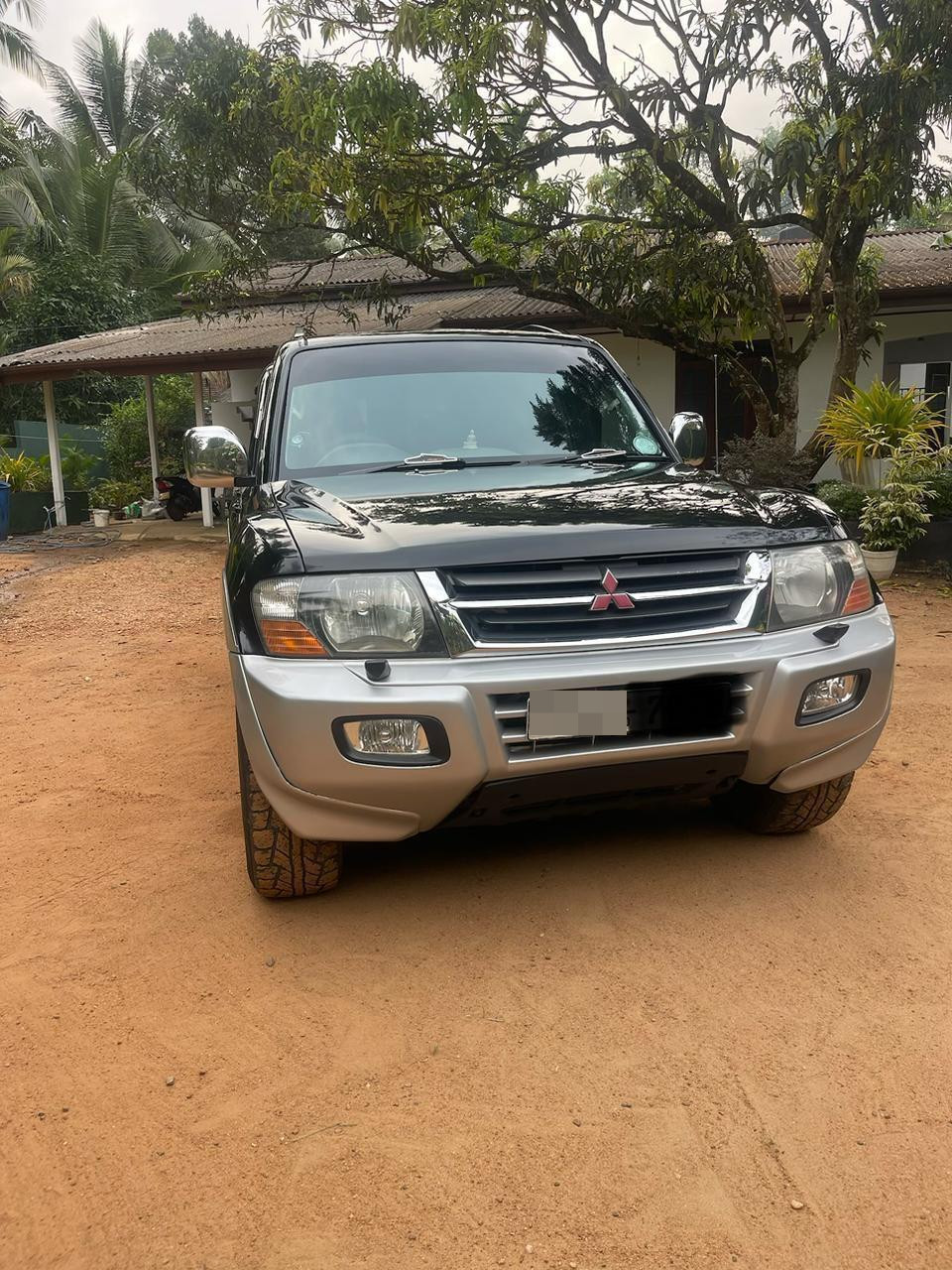 Mitsubishi Montero 2000 - பயன்படுத்தப்பட்டது SUV sale in Sri Lanka - patpat.lk