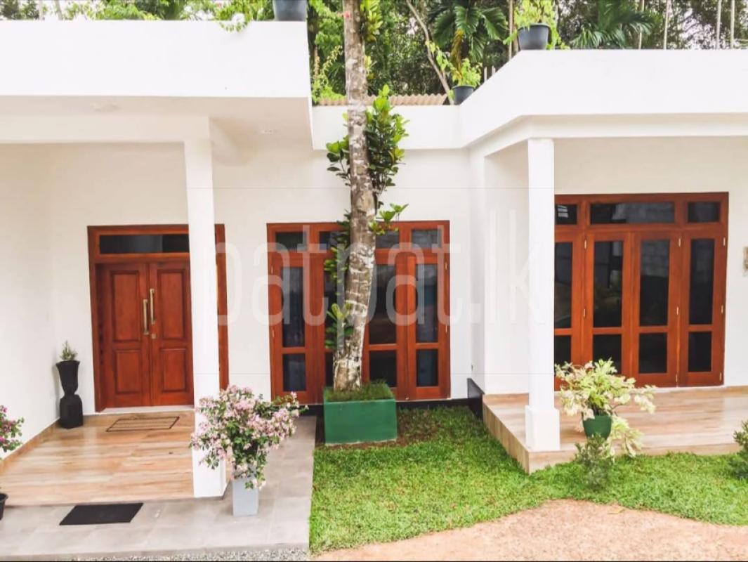 House for Sale in Kalutara ads-image-1