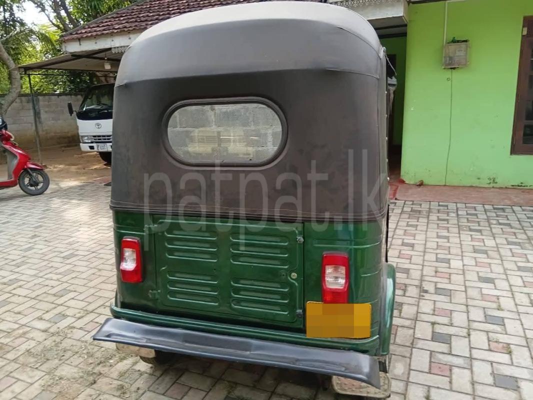 Bajaj Three Wheel 2000 - භාවිතා කරන ලද ත්‍රිරෝද රථය sale in Sri Lanka - patpat.lk
