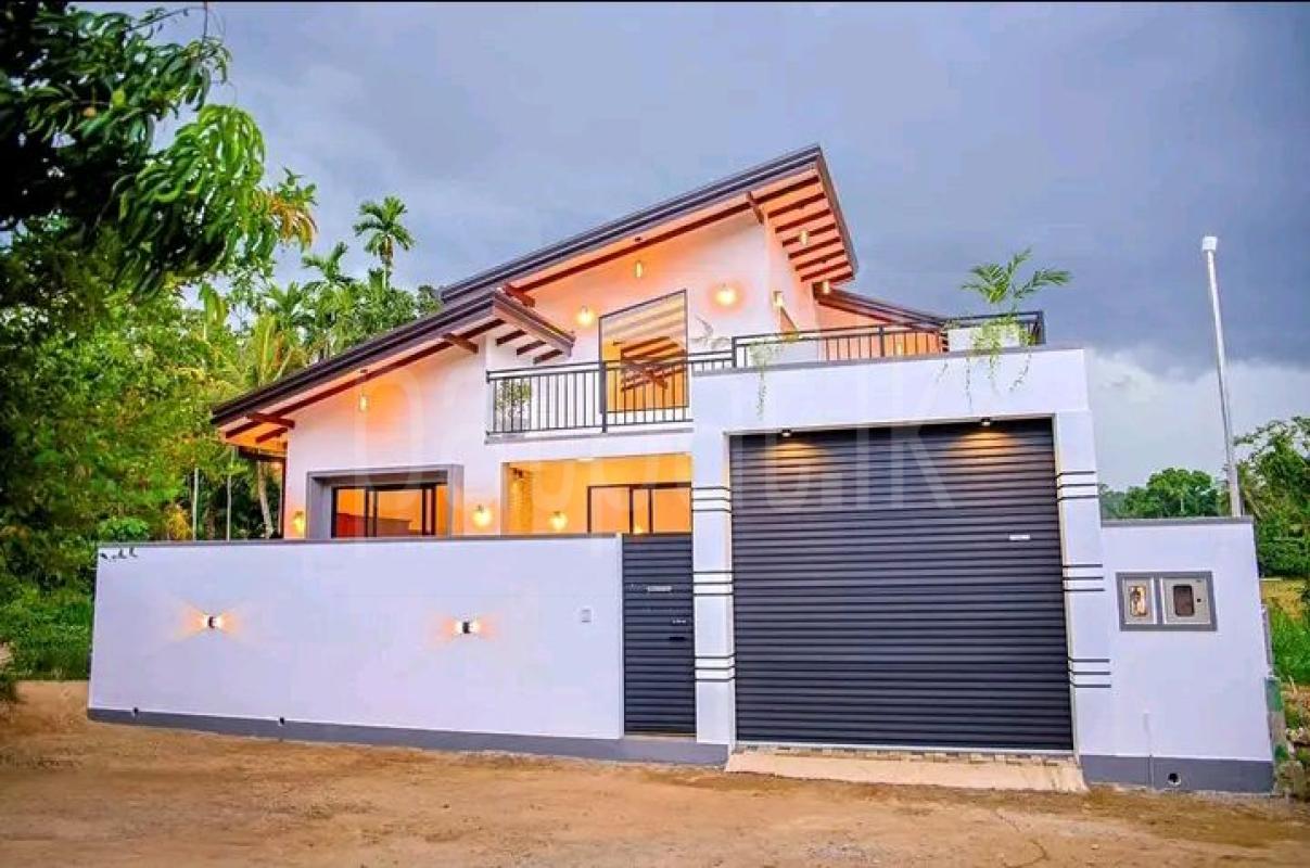 House for Sale in Athurugiriya