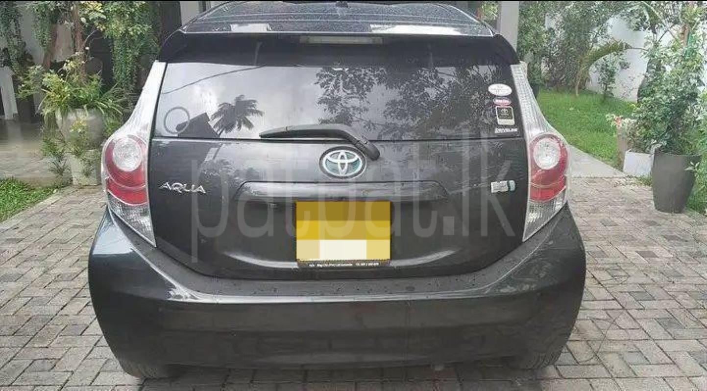 Toyota Aqua 2013 - பயன்படுத்தப்பட்டது கார் sale in Sri Lanka - patpat.lk