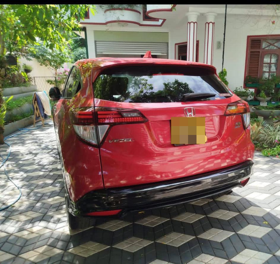 Honda Vezel 2017 - பயன்படுத்தப்பட்டது SUV sale in Sri Lanka - patpat.lk