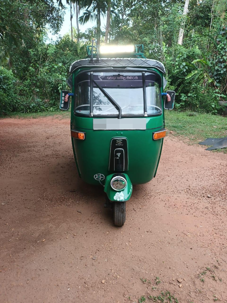 Bajaj Three Wheel 2007 ads-image-1