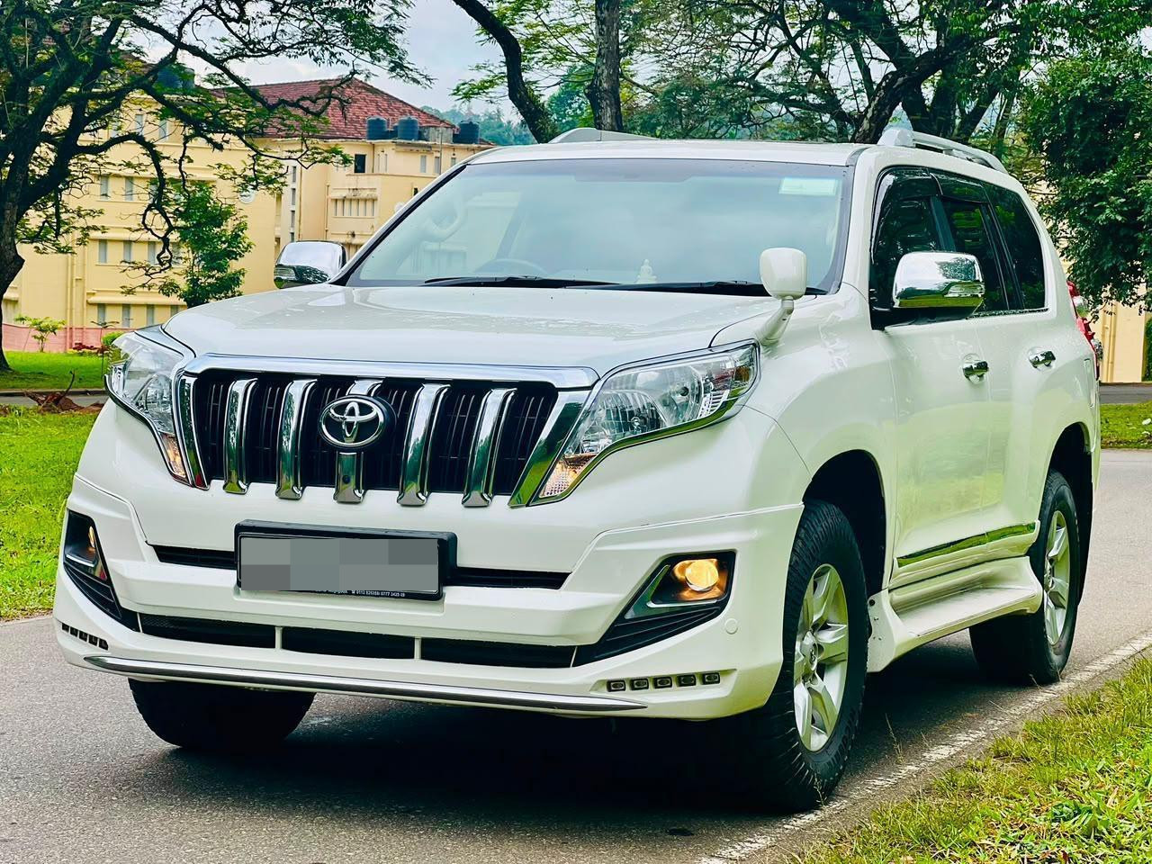 Toyota Land Cruiser 2015 - භාවිතා කරන ලද SUV රථය sale in Sri Lanka - patpat.lk