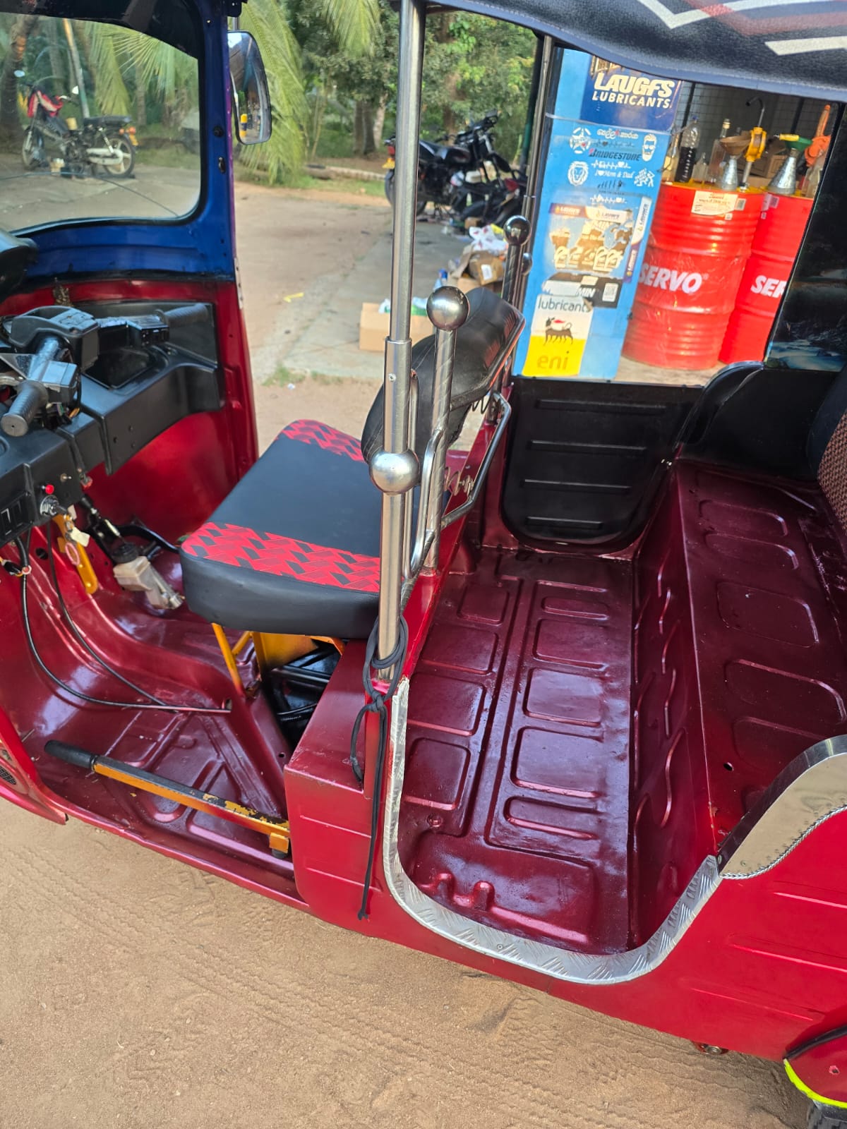 Bajaj Three Wheel 2011 - Used Three wheeler sale in Sri Lanka - patpat.lk