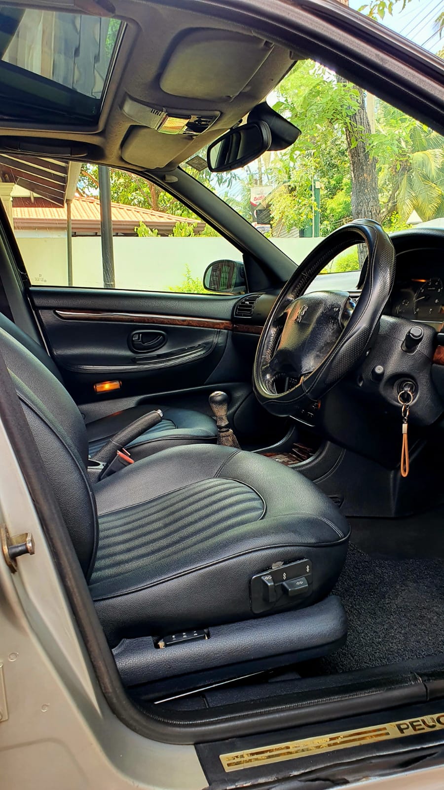 Peugeot Car 2000 - Used Car sale in Sri Lanka - patpat.lk