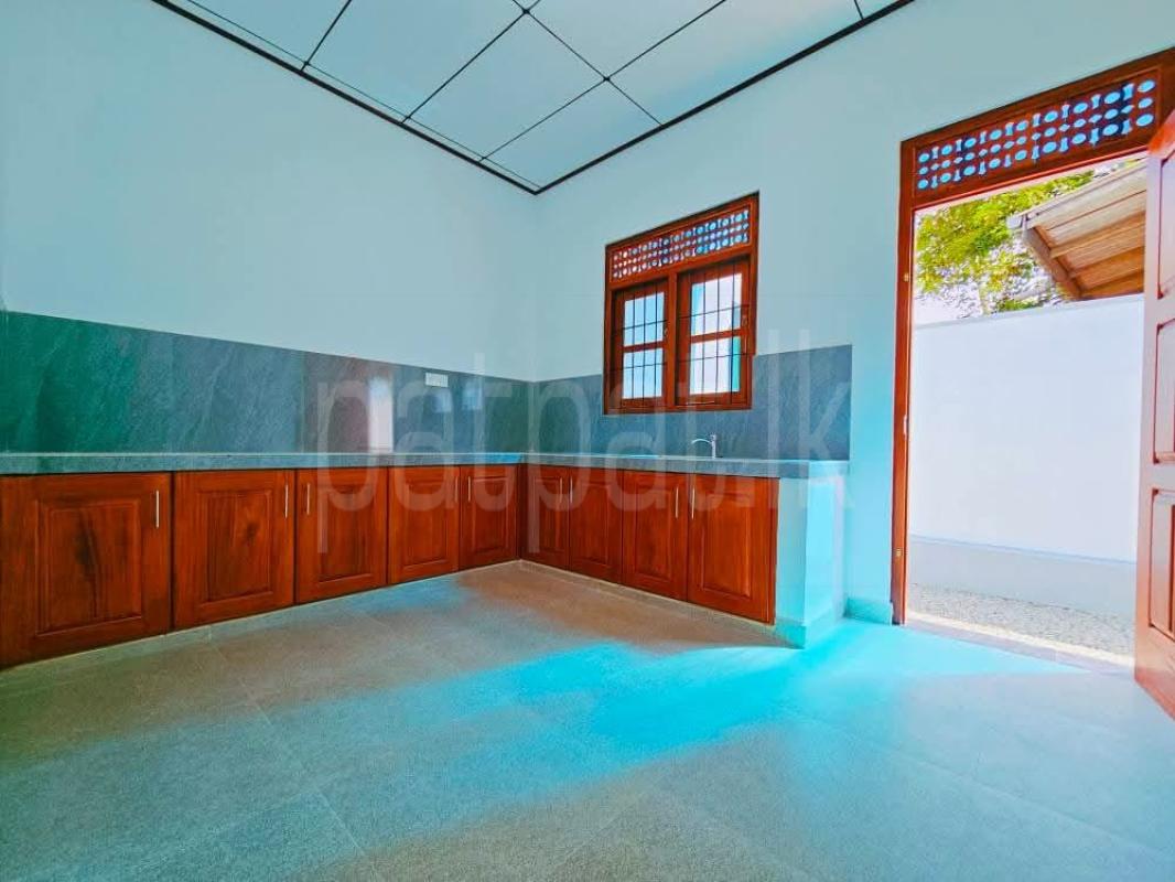 House for Sale in Bandaragama ads-image-1