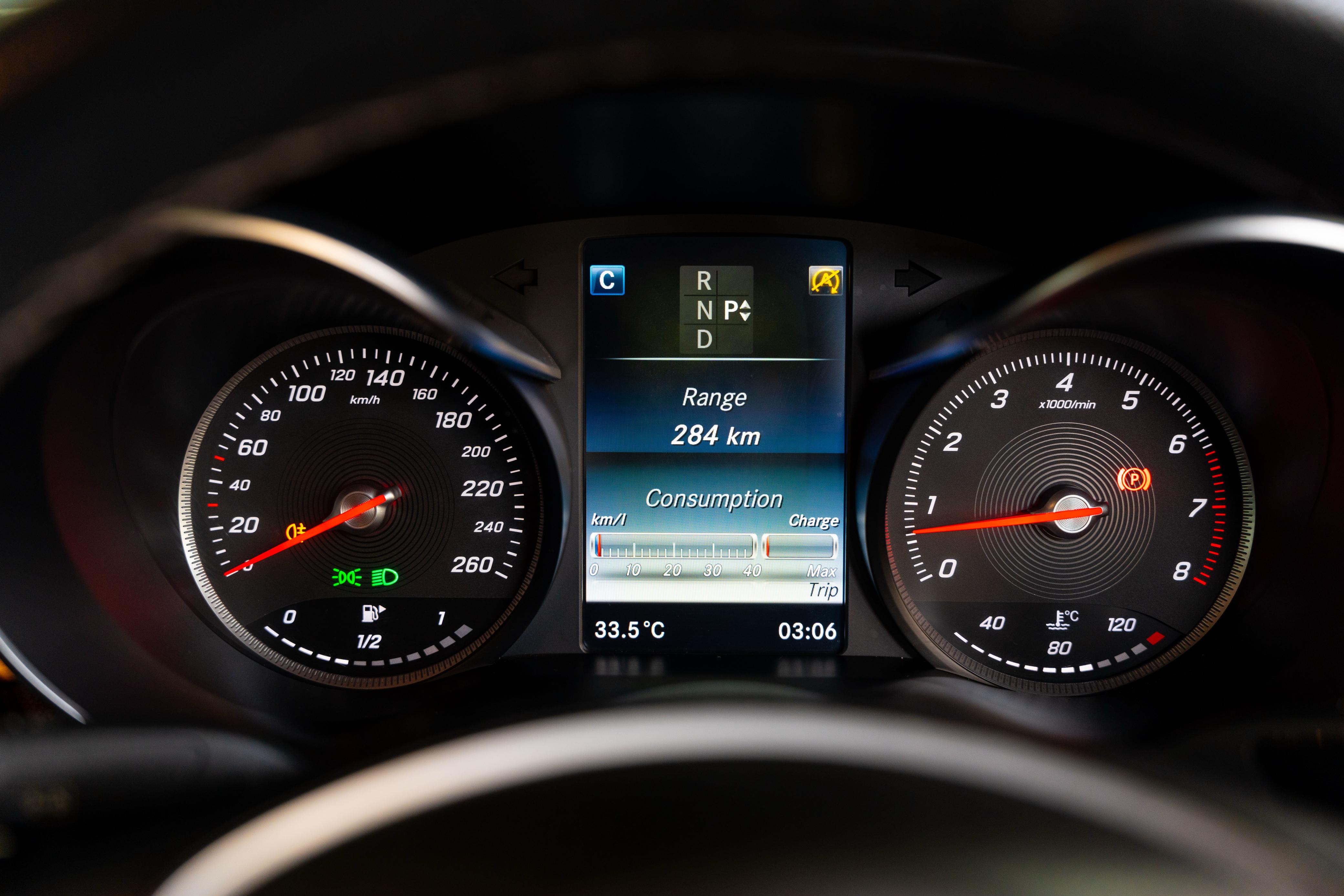 Mercedes Benz C180 2016 - Used Car sale in Sri Lanka - patpat.lk