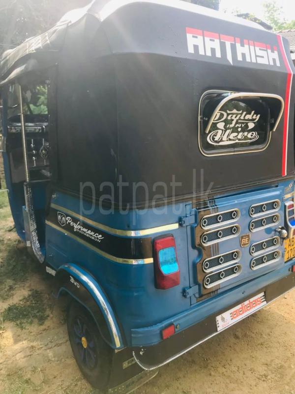 Bajaj Three Wheel 2015 - மறுசீரமைக்கப்பட்டது முச்சக்கர வண்டி sale in Sri Lanka - patpat.lk