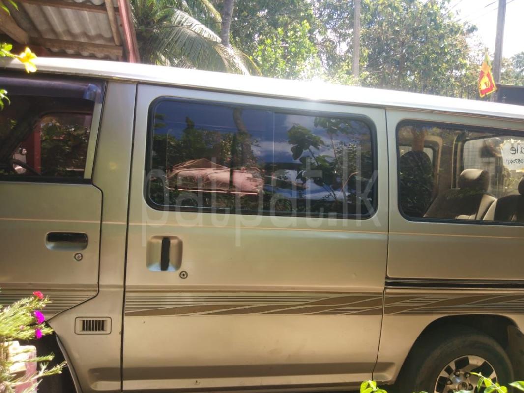 Nissan Caravan 1995 - பயன்படுத்தப்பட்டது வேன் sale in Sri Lanka - patpat.lk