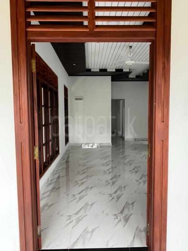 House for Sale in Weliveriya