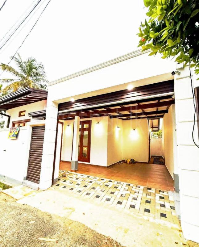 House for Sale in Athurugiriya ads-image-1
