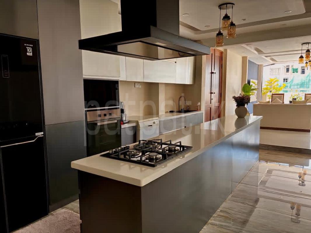 Furnished Apartment for Sale in Bambalapitiya (Colombo 04)