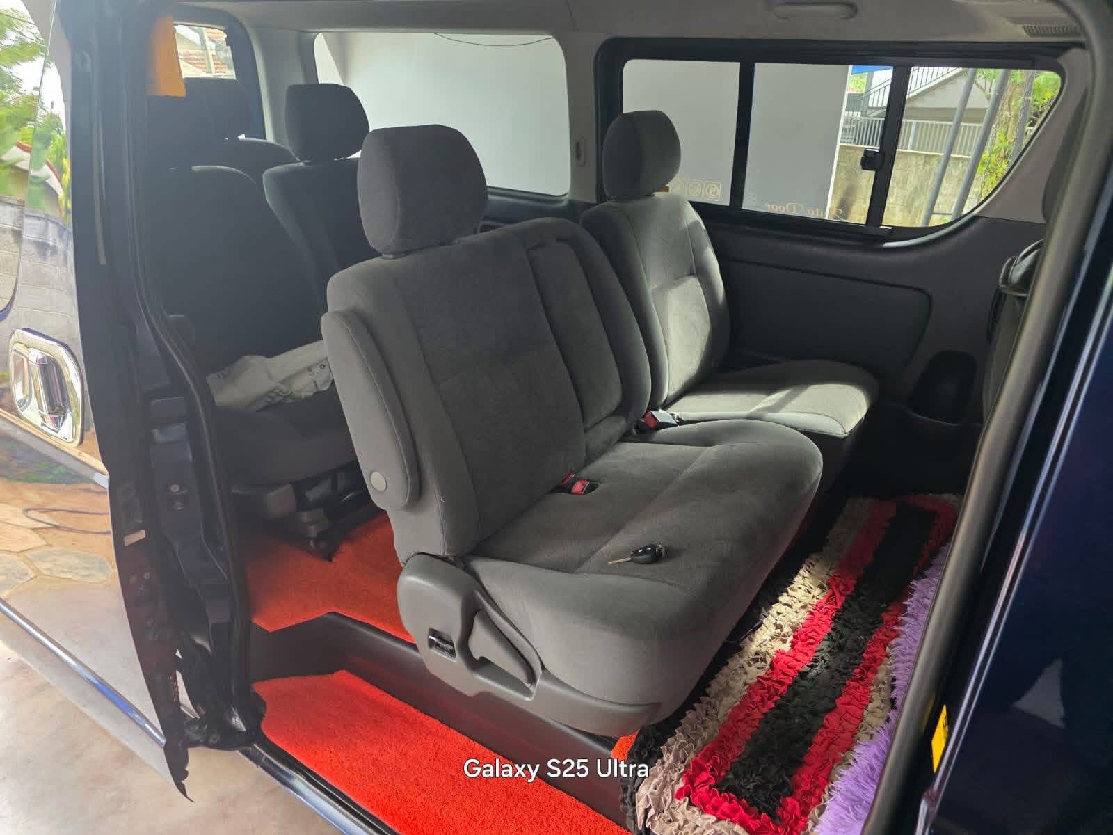 Toyota Hiace 2011 - பயன்படுத்தப்பட்டது வேன் sale in Sri Lanka - patpat.lk
