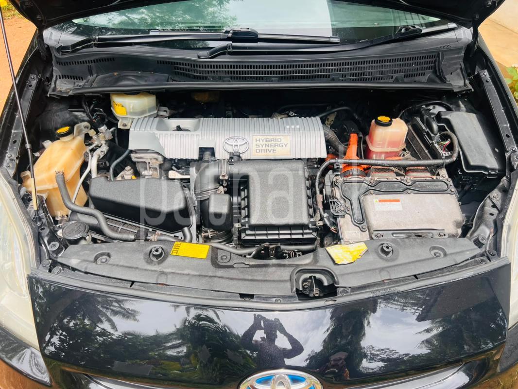 Toyota Prius 2011 - භාවිතා කරන ලද කාර් sale in Sri Lanka - patpat.lk