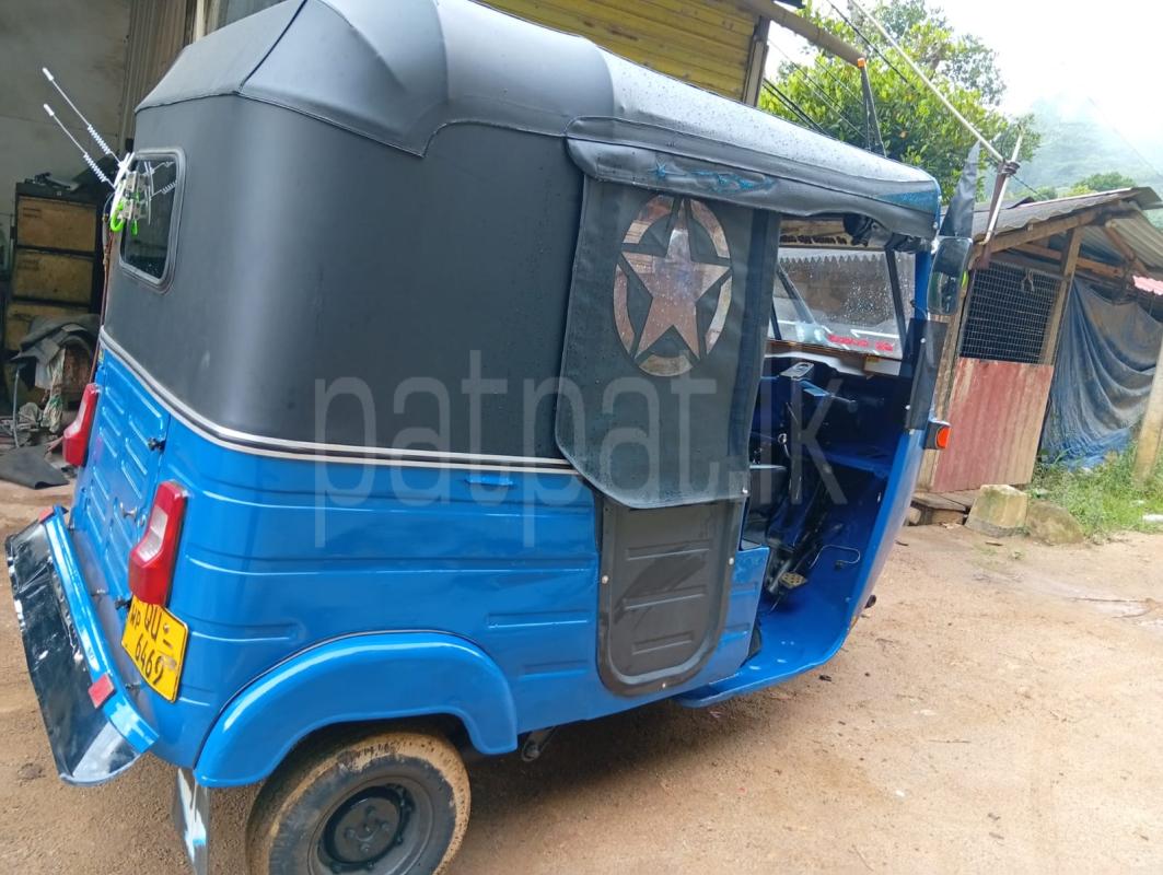 Bajaj 4 stroke 2009 - பயன்படுத்தப்பட்டது முச்சக்கர வண்டி sale in Sri Lanka - patpat.lk