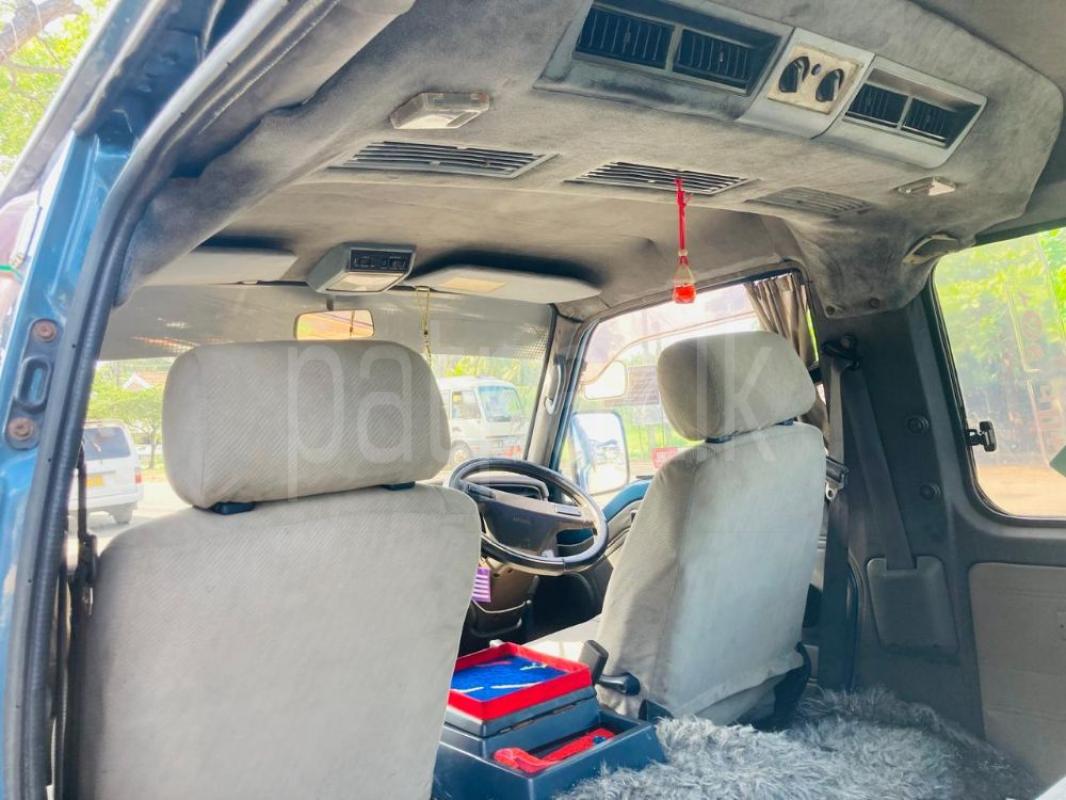 Nissan Caravan 1994 - பயன்படுத்தப்பட்டது வேன் sale in Sri Lanka - patpat.lk
