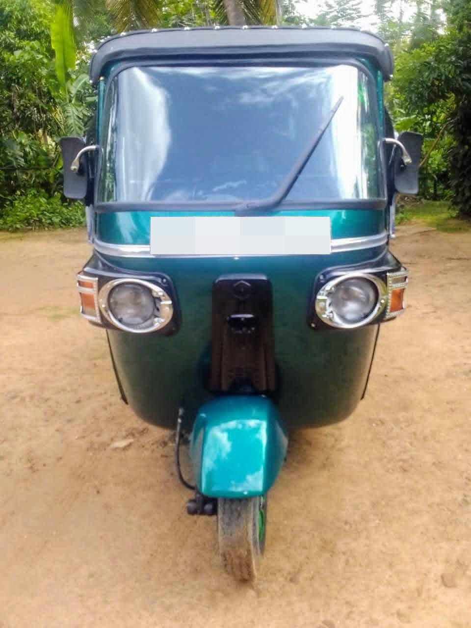 Bajaj Three Wheel 2003 ads-image-1