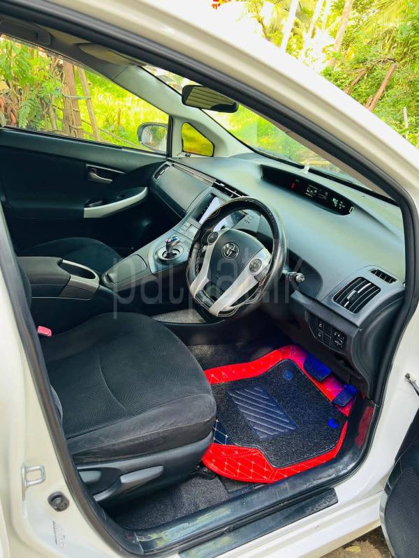 Toyota PRIUS S TOURUING 2013 - பயன்படுத்தப்பட்டது கார் sale in Sri Lanka - patpat.lk