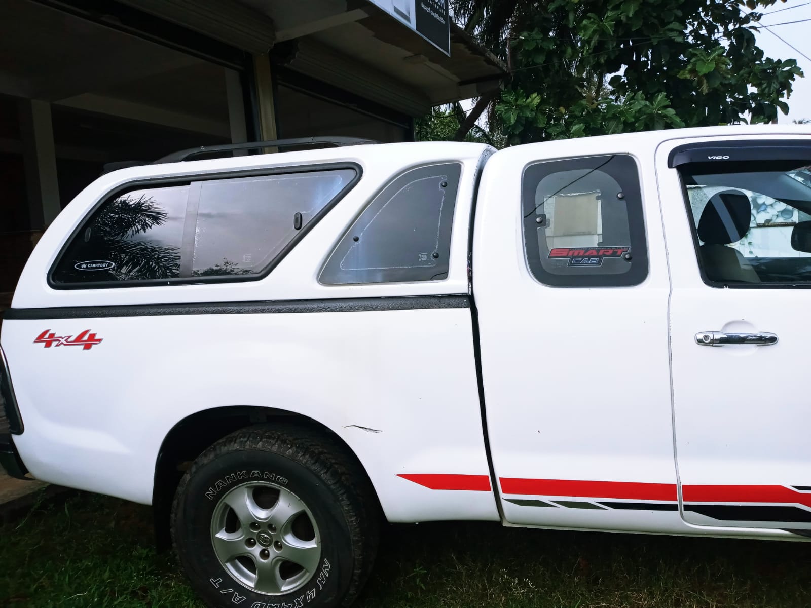 Toyota Hilux 2005 - Used Pick-up  sale in Sri Lanka - patpat.lk