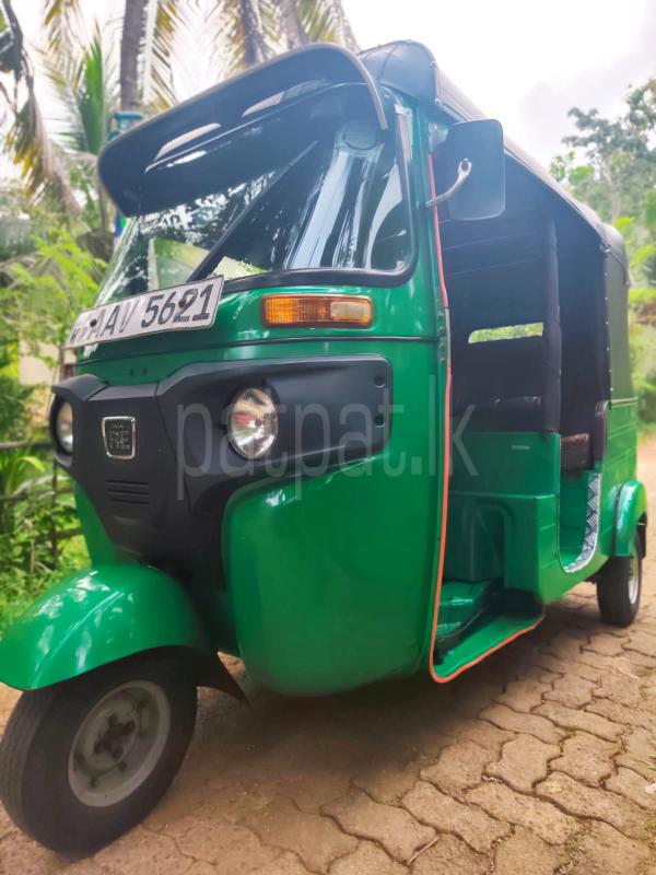 Bajaj 4 stroke 2015 - பயன்படுத்தப்பட்டது முச்சக்கர வண்டி sale in Sri Lanka - patpat.lk