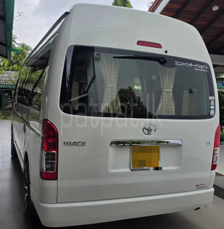 Toyota Hiace 2017 - பயன்படுத்தப்பட்டது வேன் sale in Sri Lanka - patpat.lk