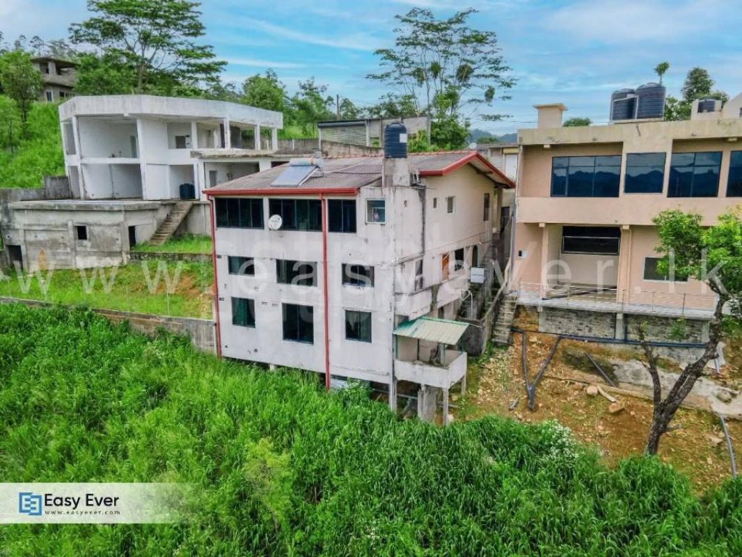 Holiday Bungalow for Sale in Pussellawa