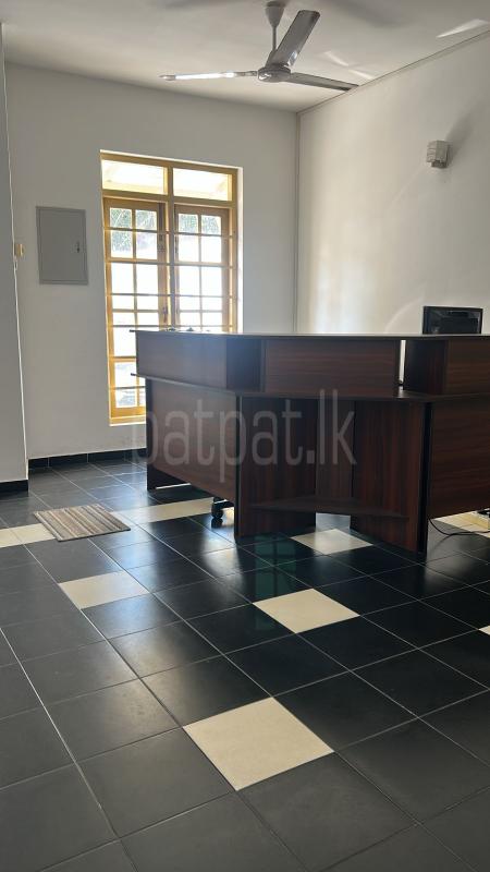 Building for Rent in Maradana (Colombo 10)